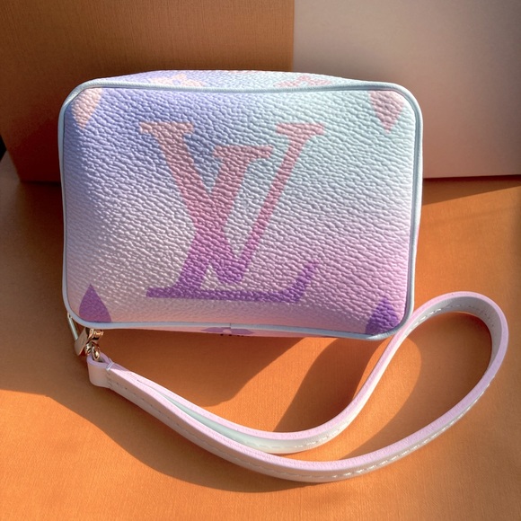 ‼️SOLD ‼️LV Wapity Case Sunrise Pastel - Picture 5 of 14